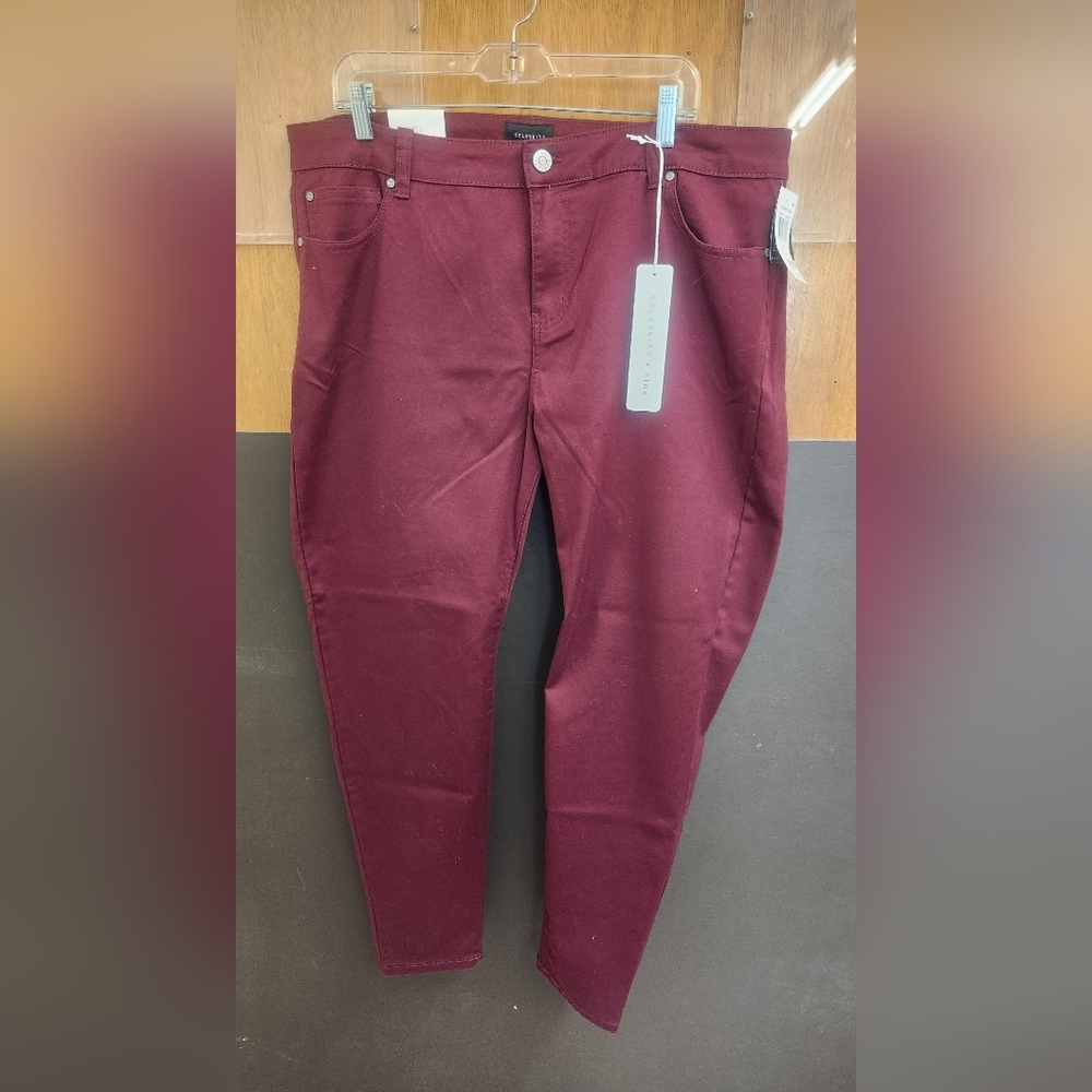 NWT Celebrity Pink Wine-Toned Skinny Pants